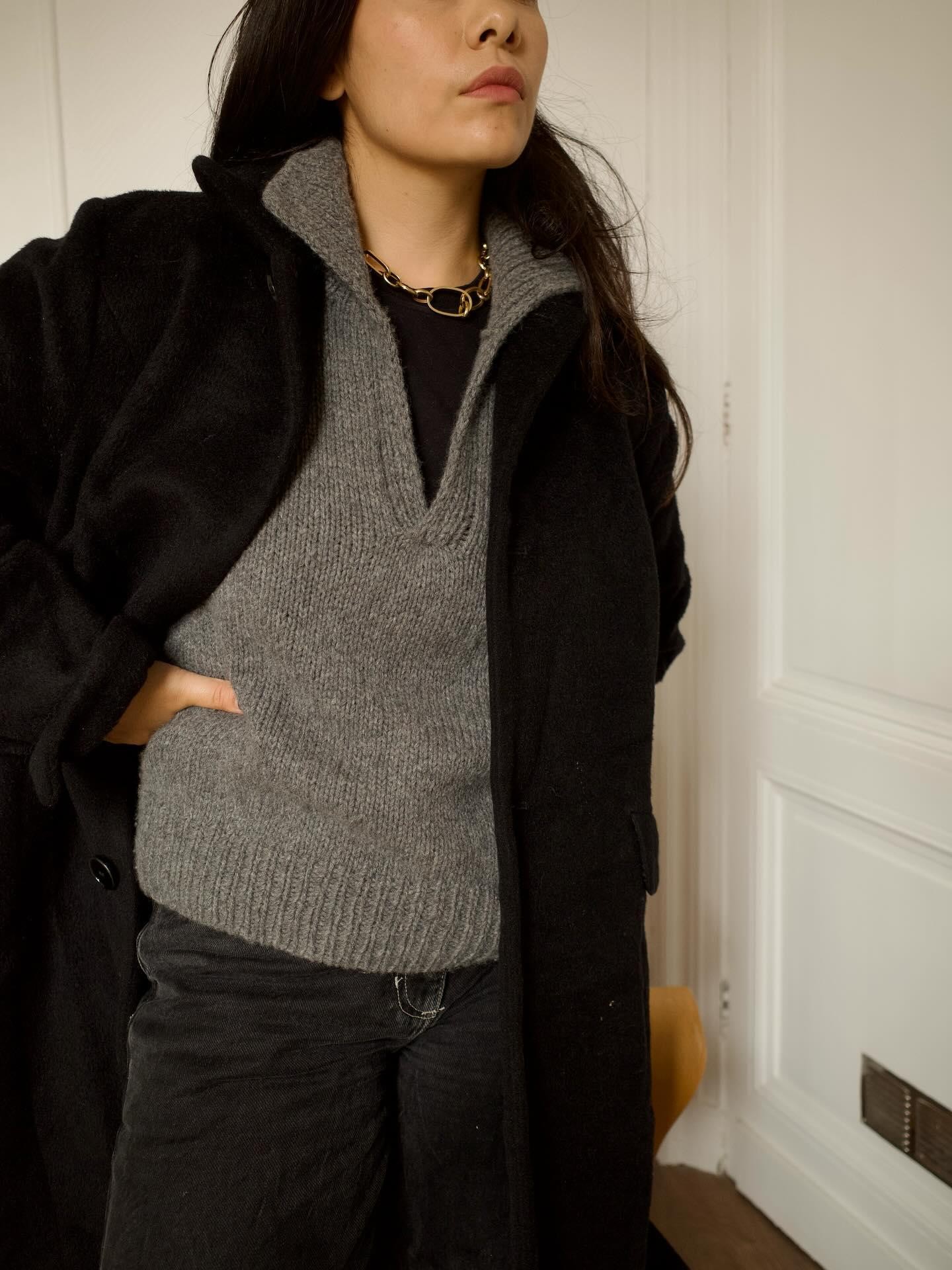 Свитер-поло спицами