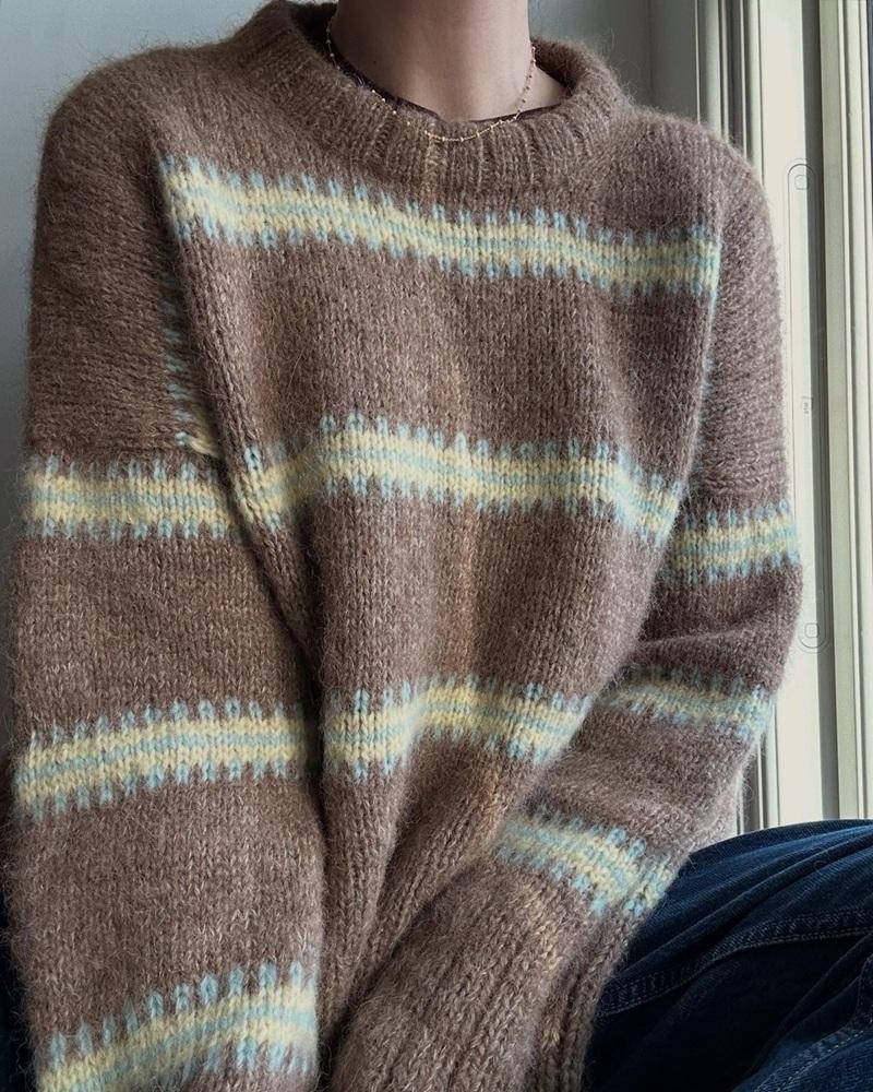 Теплый свитер с японским плечом