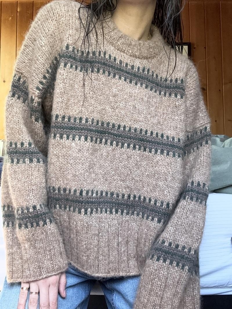 Теплый свитер с японским плечом