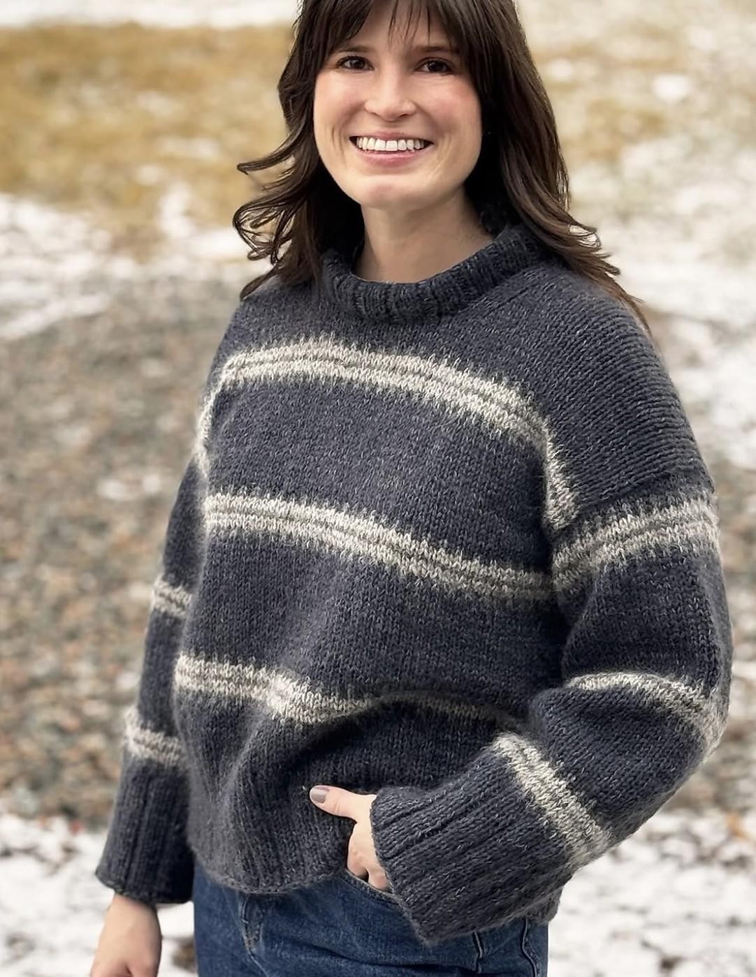 Теплый свитер с японским плечом