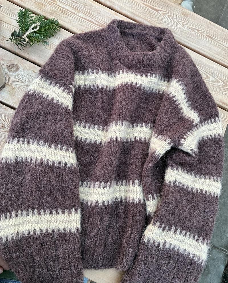 Теплый свитер с японским плечом