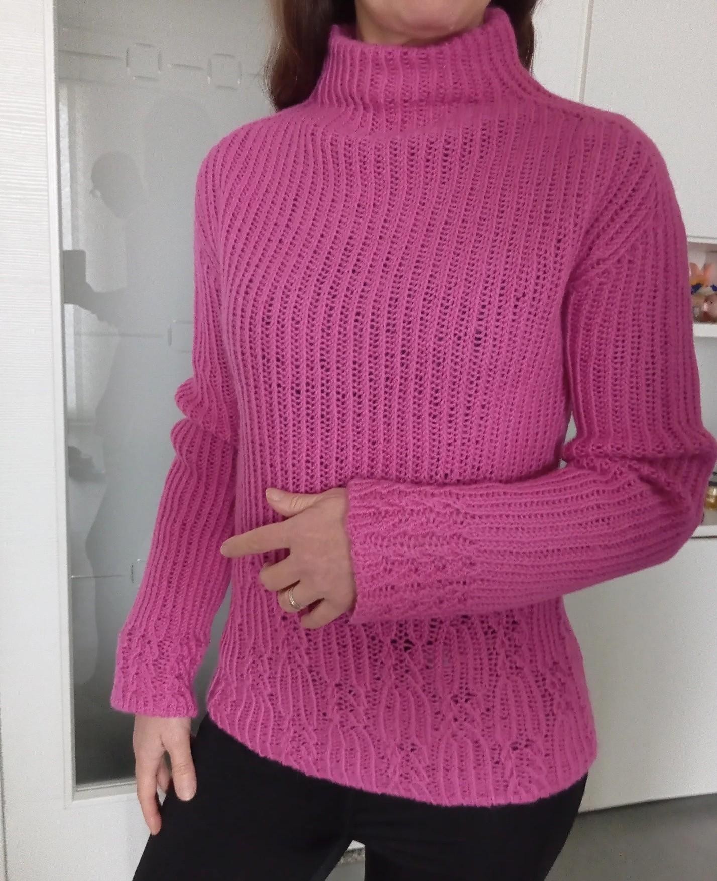 Красивый свитер спицами