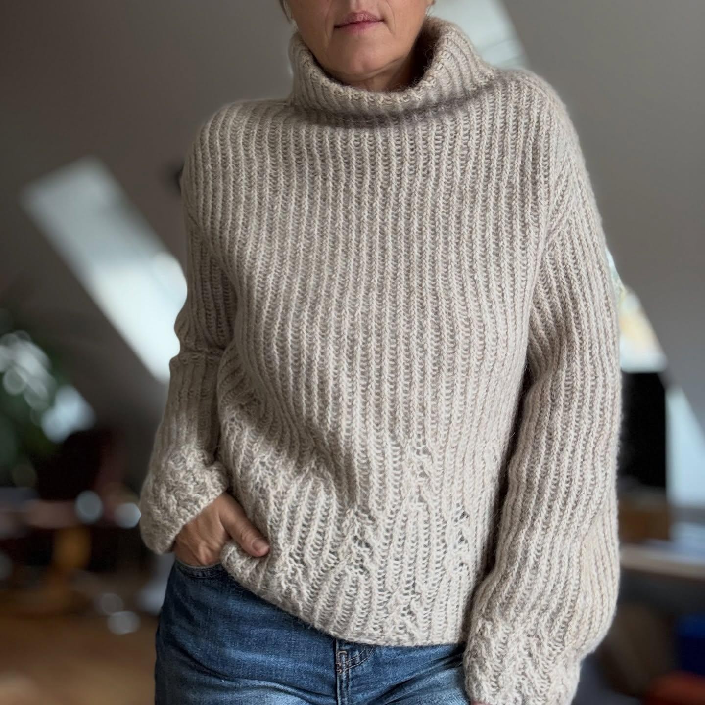 Красивый свитер спицами