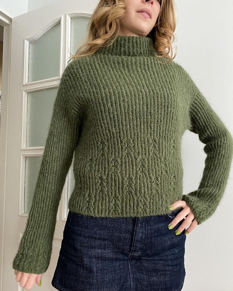 Красивый свитер спицами