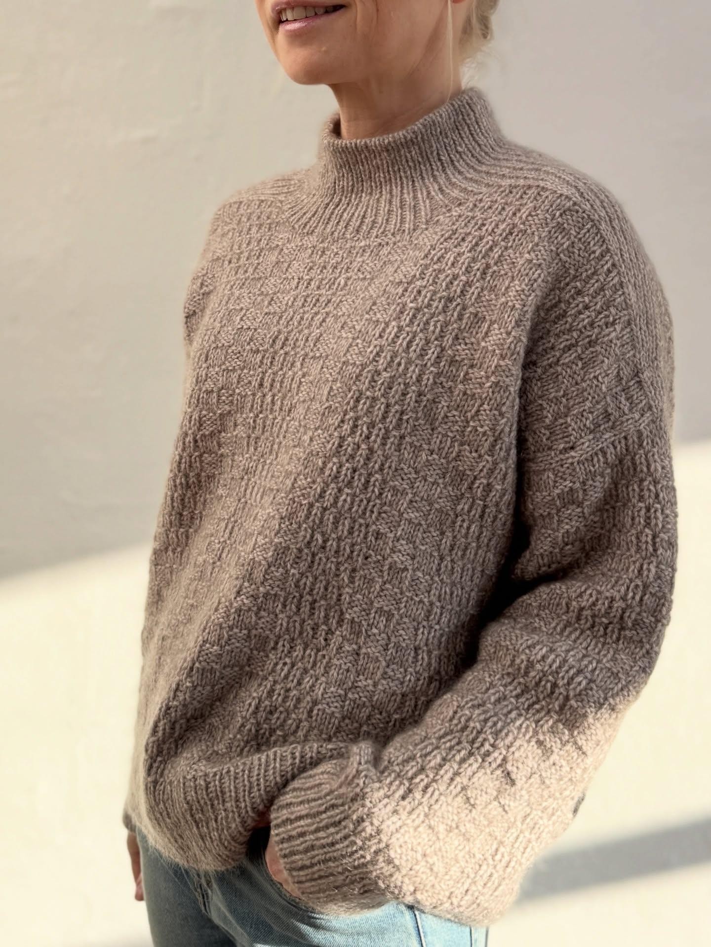 Теплый свитер спицами