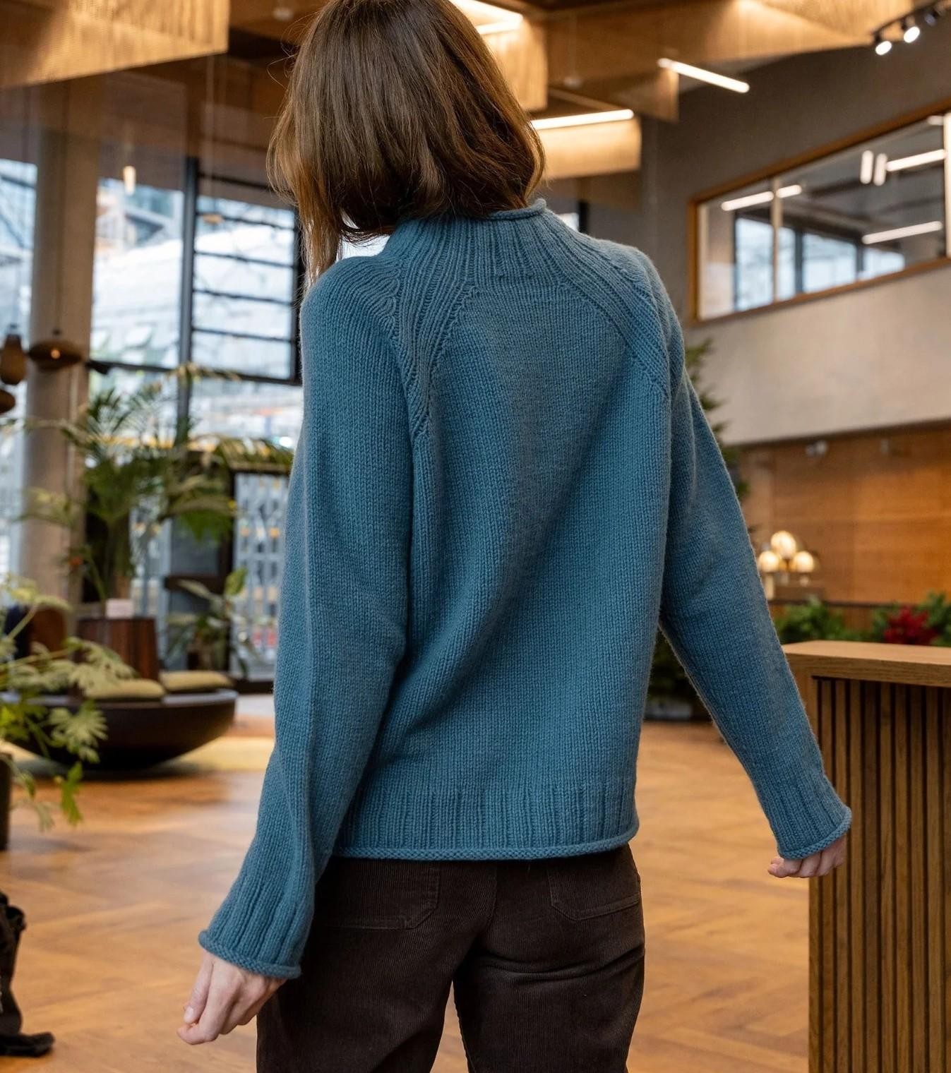 Свитер-унисекс спицами