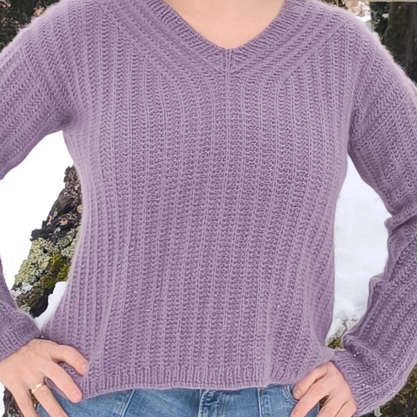 Красивый свитер спицами