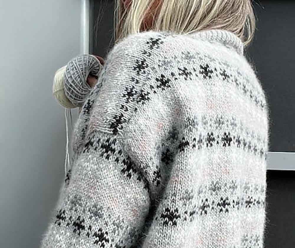 Красивый свитер спицами