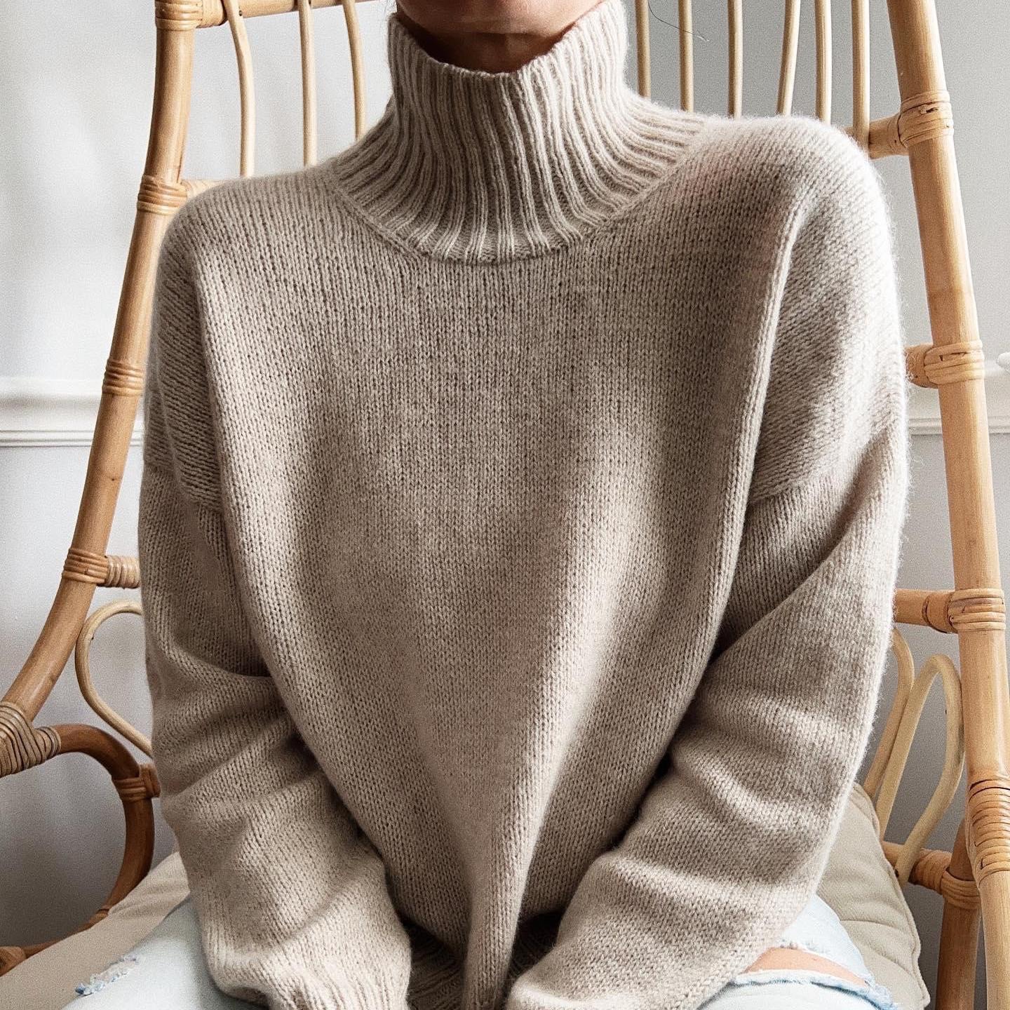 Вязаный спицами сверху простой свитер с высоким воротником Salty