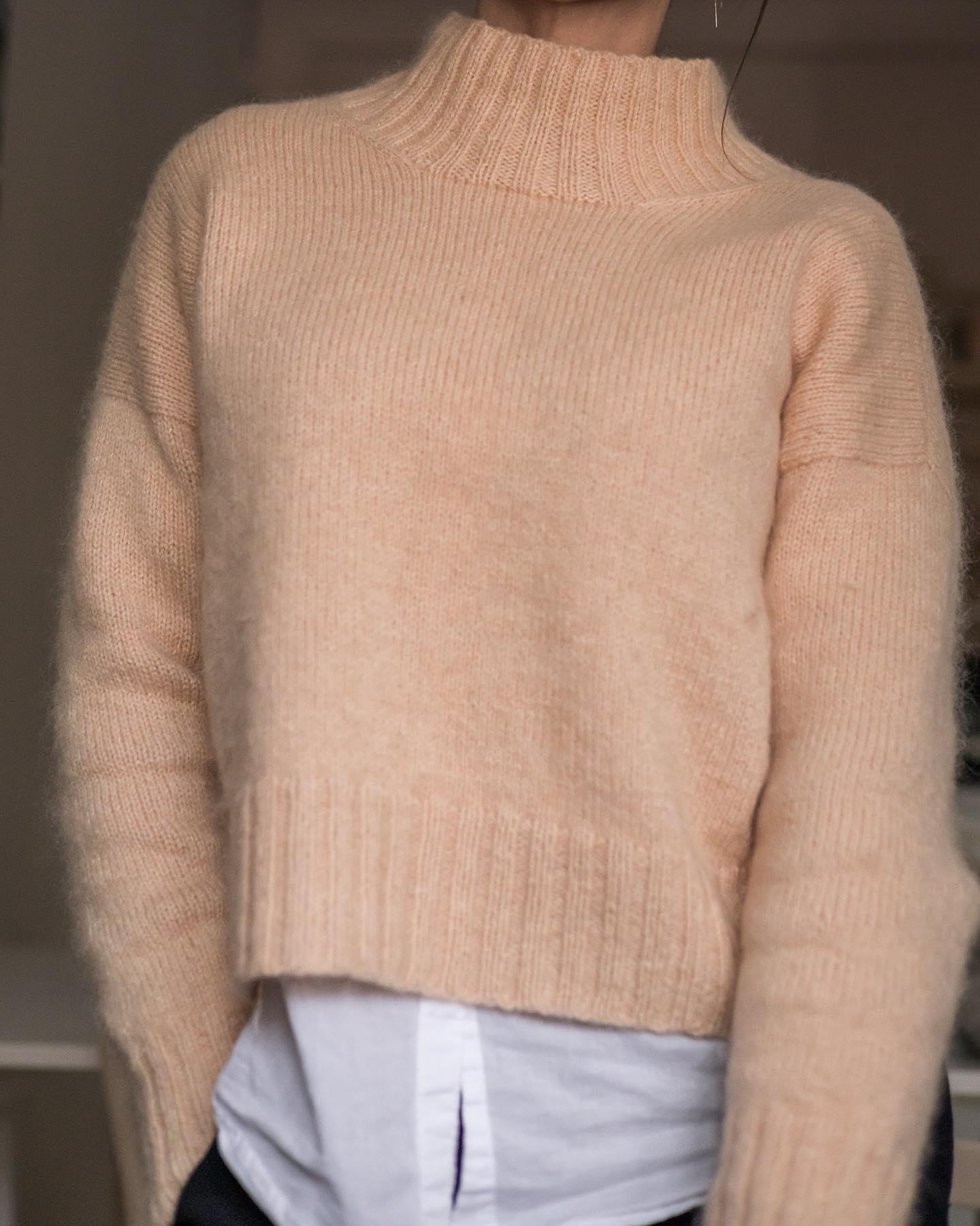 Простой свитер спицами