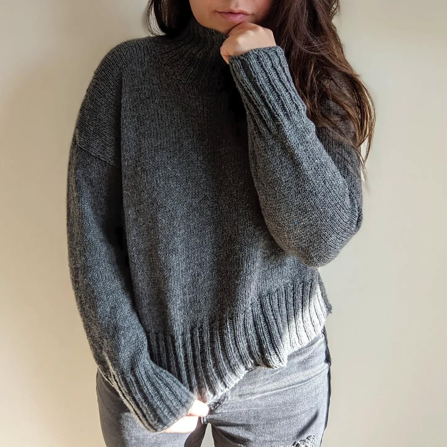 Простой свитер спицами