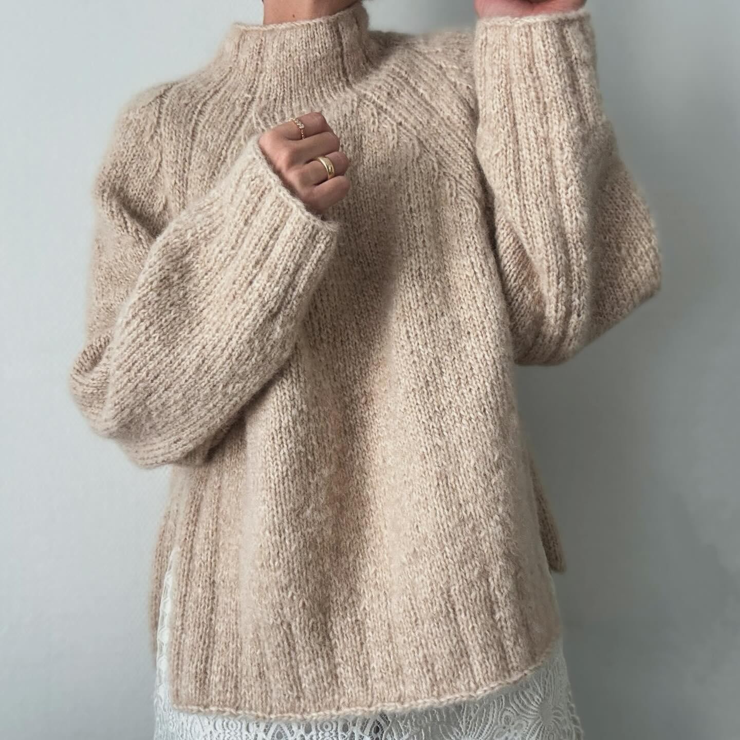 Элегантный свитер-реглан