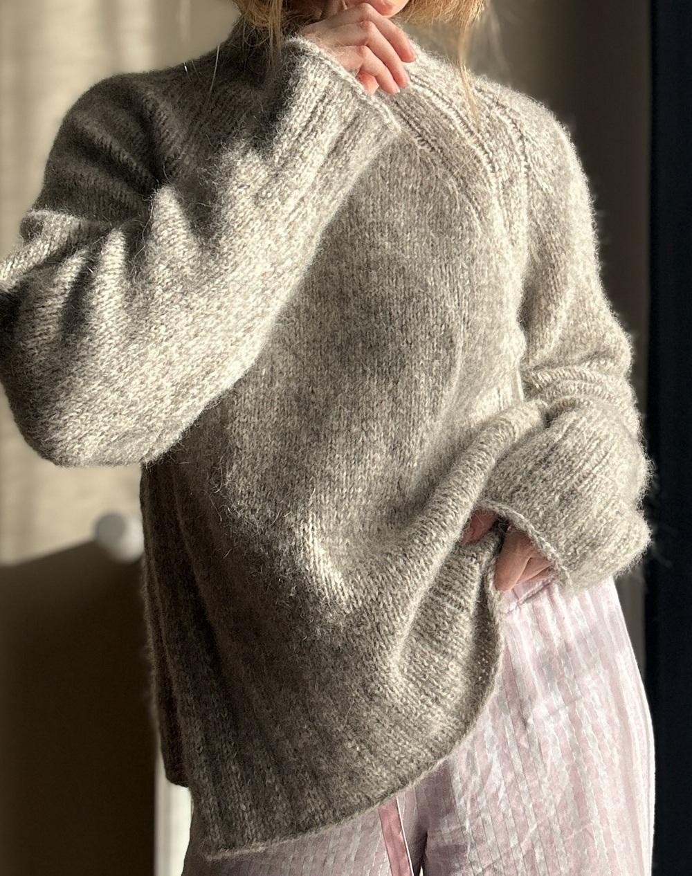 Элегантный свитер-реглан