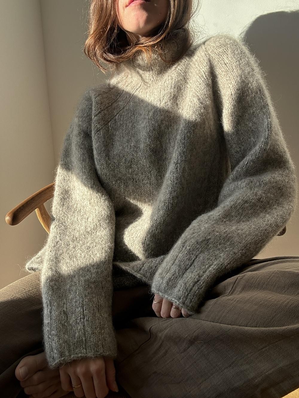 Элегантный свитер-реглан