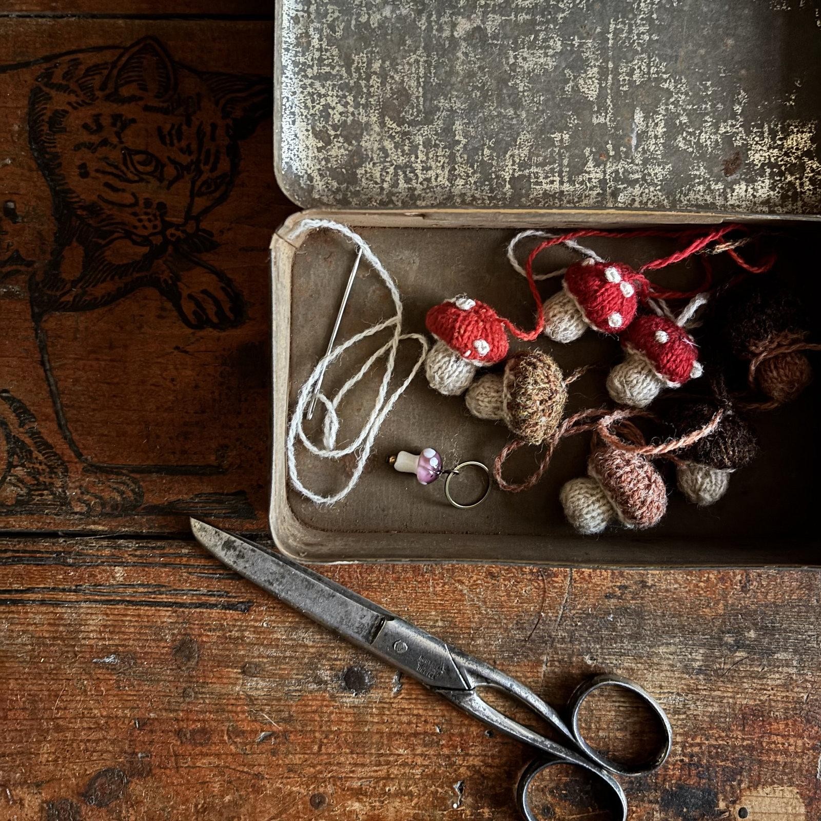 Вязаные спицами грибы описание