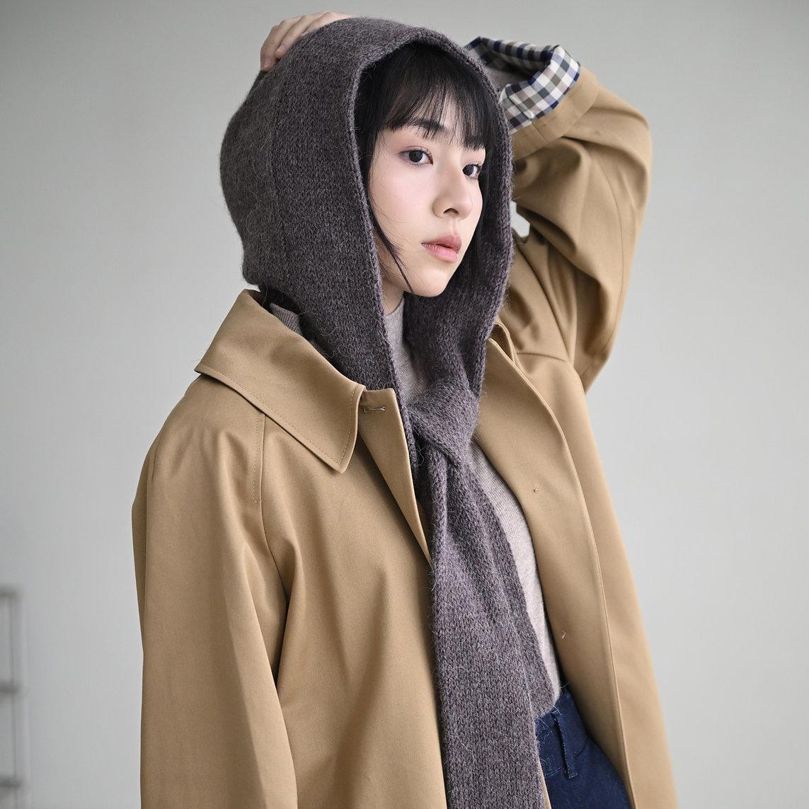 Стильный шарф капюшон вязаный спицами Avely Hood