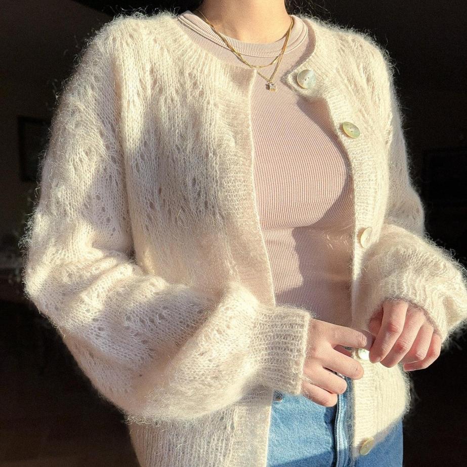 Ажурный кардиган из мохера вязаный спицами сверху Som Cardigan