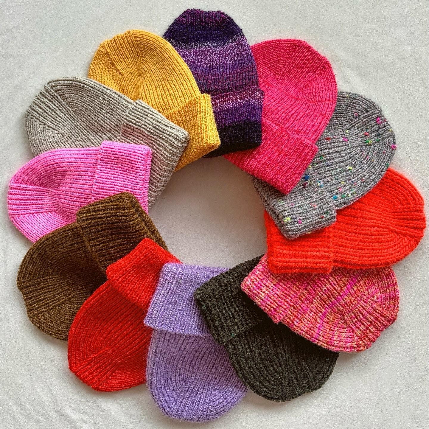 Связать шапку спицами описание для малышей, детей и взрослых