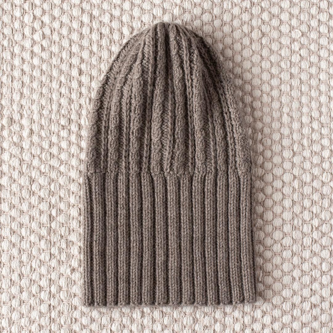 Шапка спицами с описанием