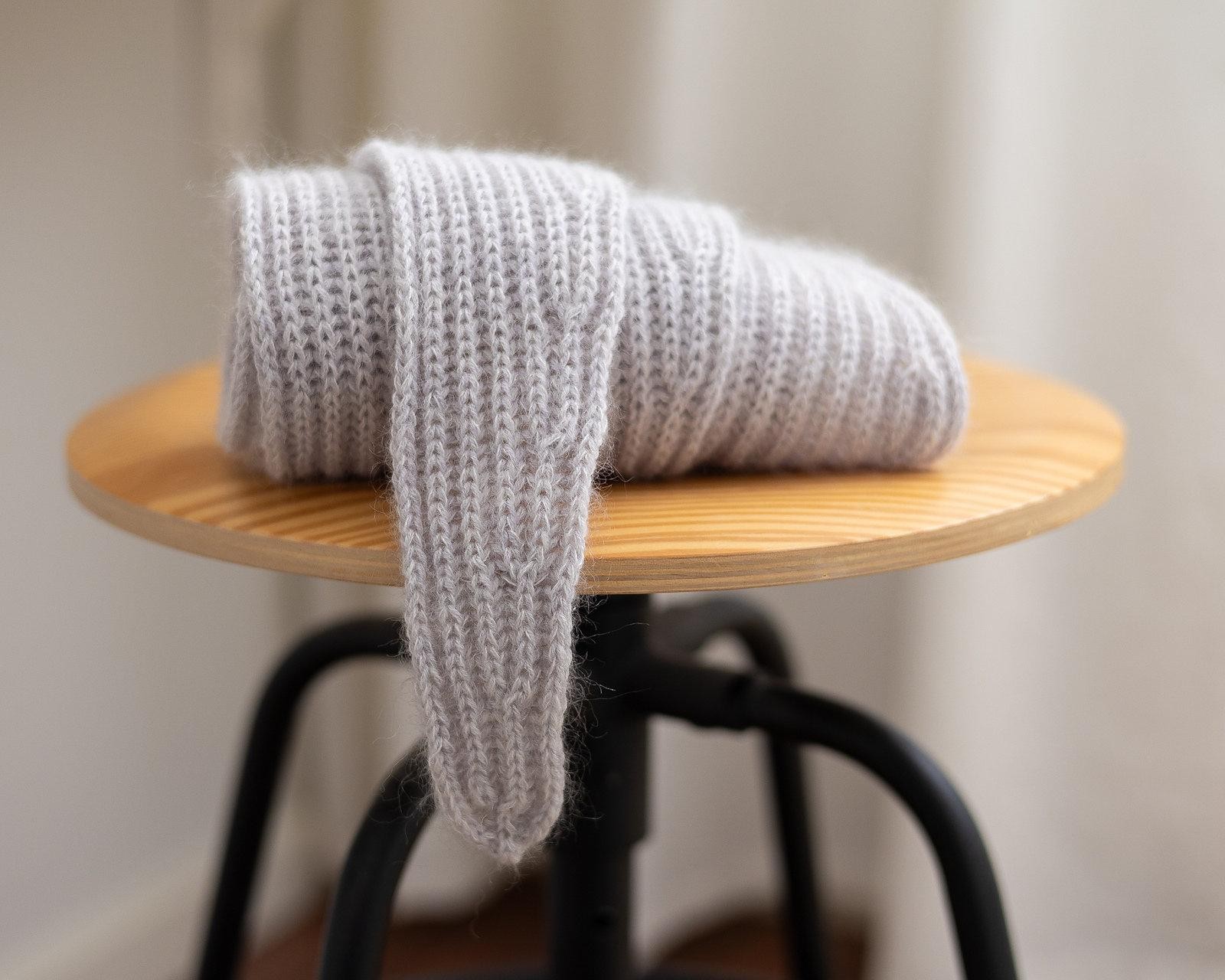 Шарф английской резинкой спицами описание