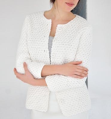 Вязание спицами белого жакета классического фасона