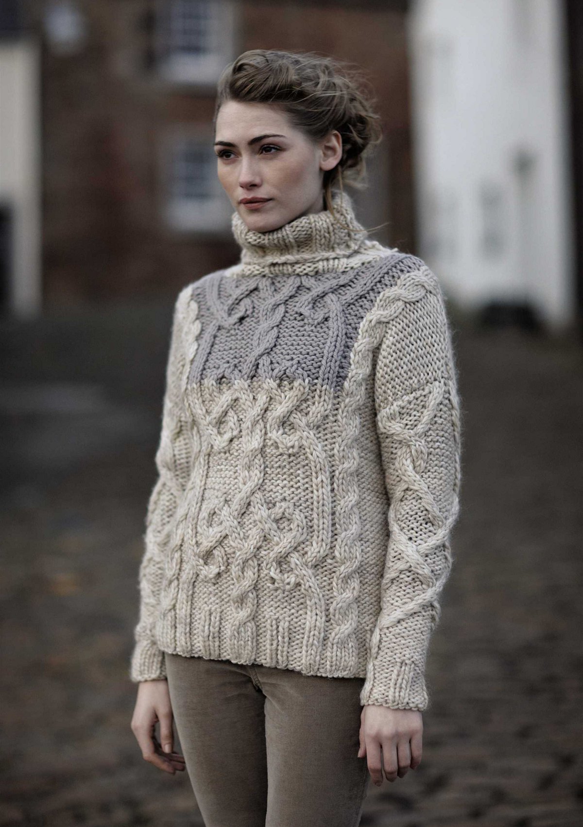 Вязание свитера с косами Bailey из Rowan 52