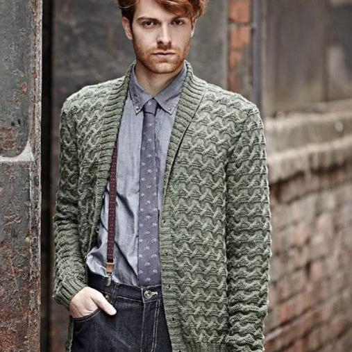 Вязание для мужчин стильного жакета текстурным узором Neat tailored