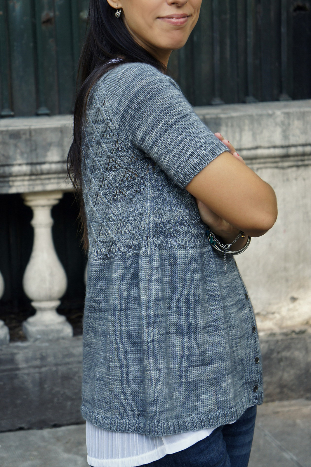 Кардиган вязаный спицами сверху