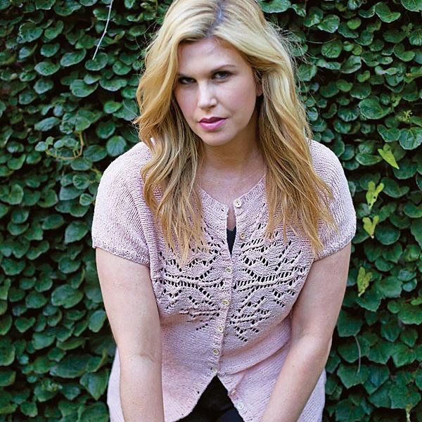 Вязание жакета с ажуром на кокетке Trifle с описанием от Norah Gaughan