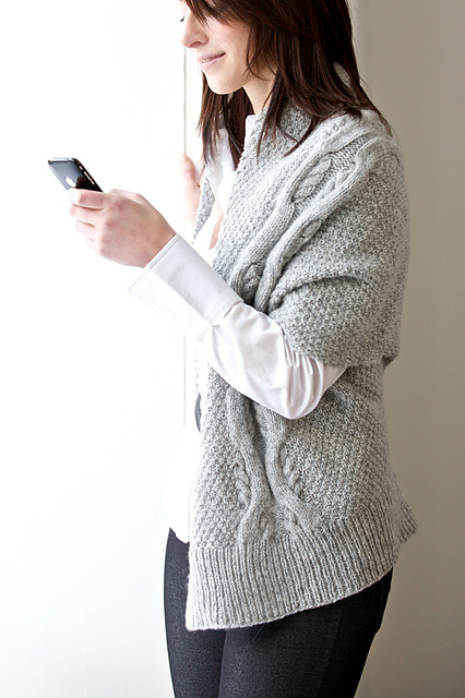 Вязаный жакет для офиса с описанием