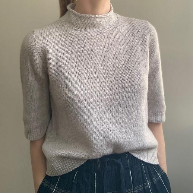 Вязаный спицами стильный топ Ede