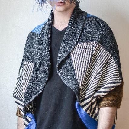 Вязание кардигана трансформера Royally Striped