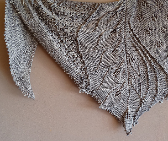 Шаль спицами Knitangle by Andrea Halasi