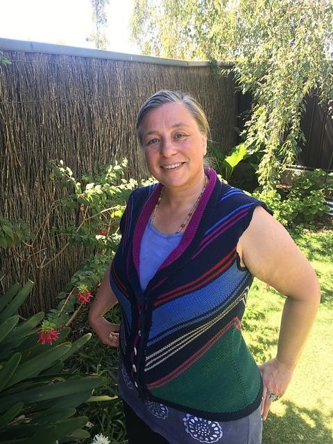 Красивый вязаный кардиган