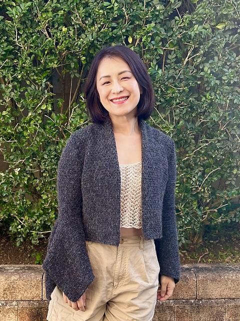 Кардиган с красивым рукавом спицами своими руками