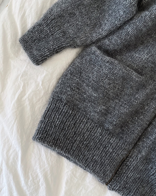 Кардиган без швов лицевой гладью