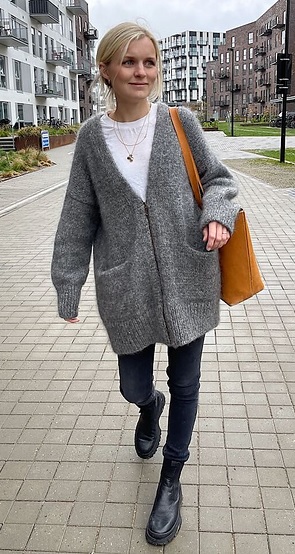 Вязаный кардиган с карманами