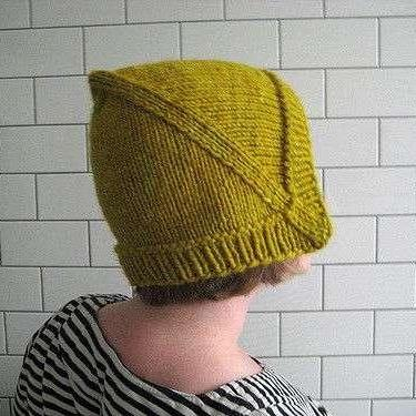 Шапка Gaussian с ушками, вязаная спицами