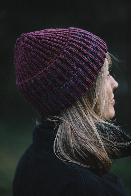 Шапка с отворотом резинкой бриошь