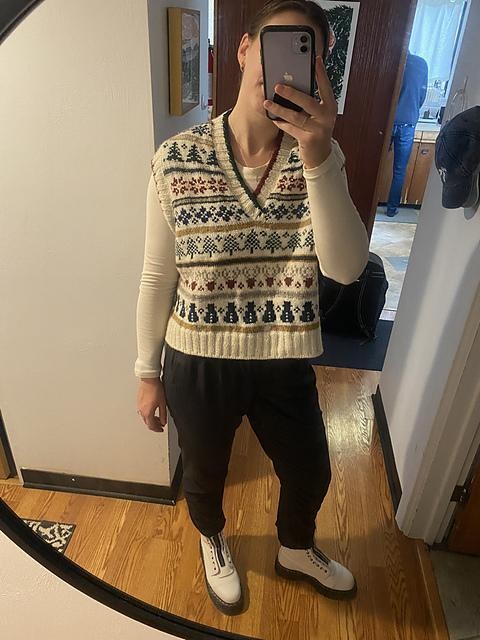 Как вязать классический жилет