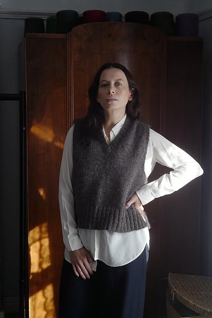 Жилет со стиками, с V-грловиной