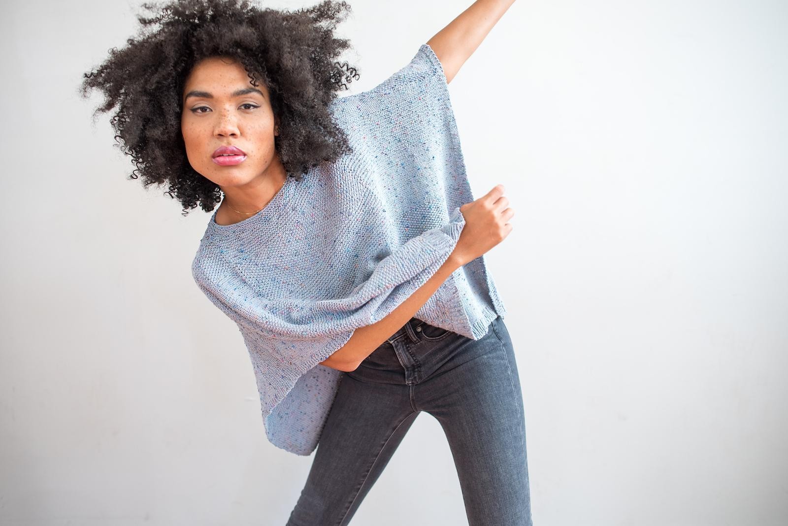 Свободное пончо спицами отдельными деталями