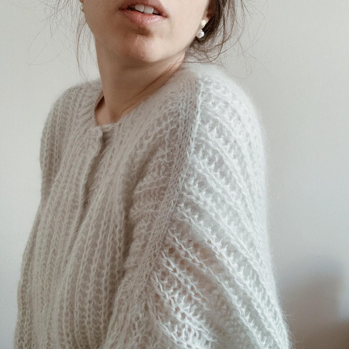 Красивый кардиган спицами рыбацкой резинкой