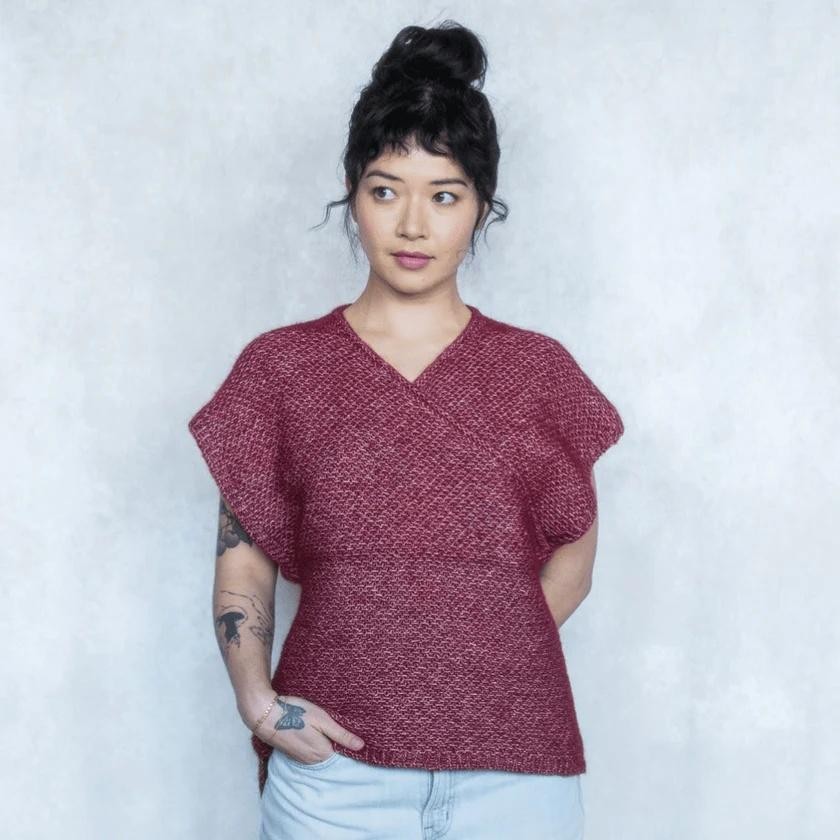 Жилет, связанный спицами без швов сверху вниз