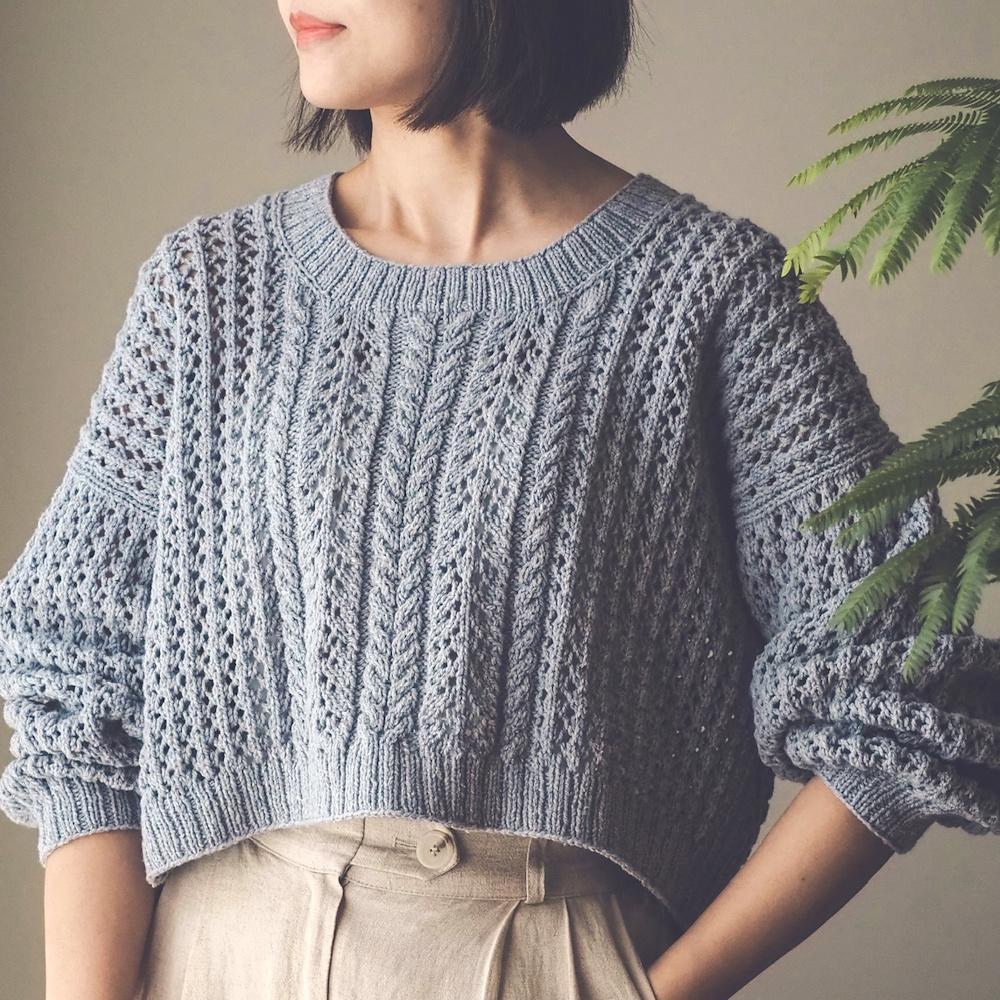 Свободный пуловер спицами