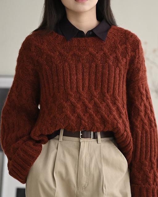 Красивый пуловер женский