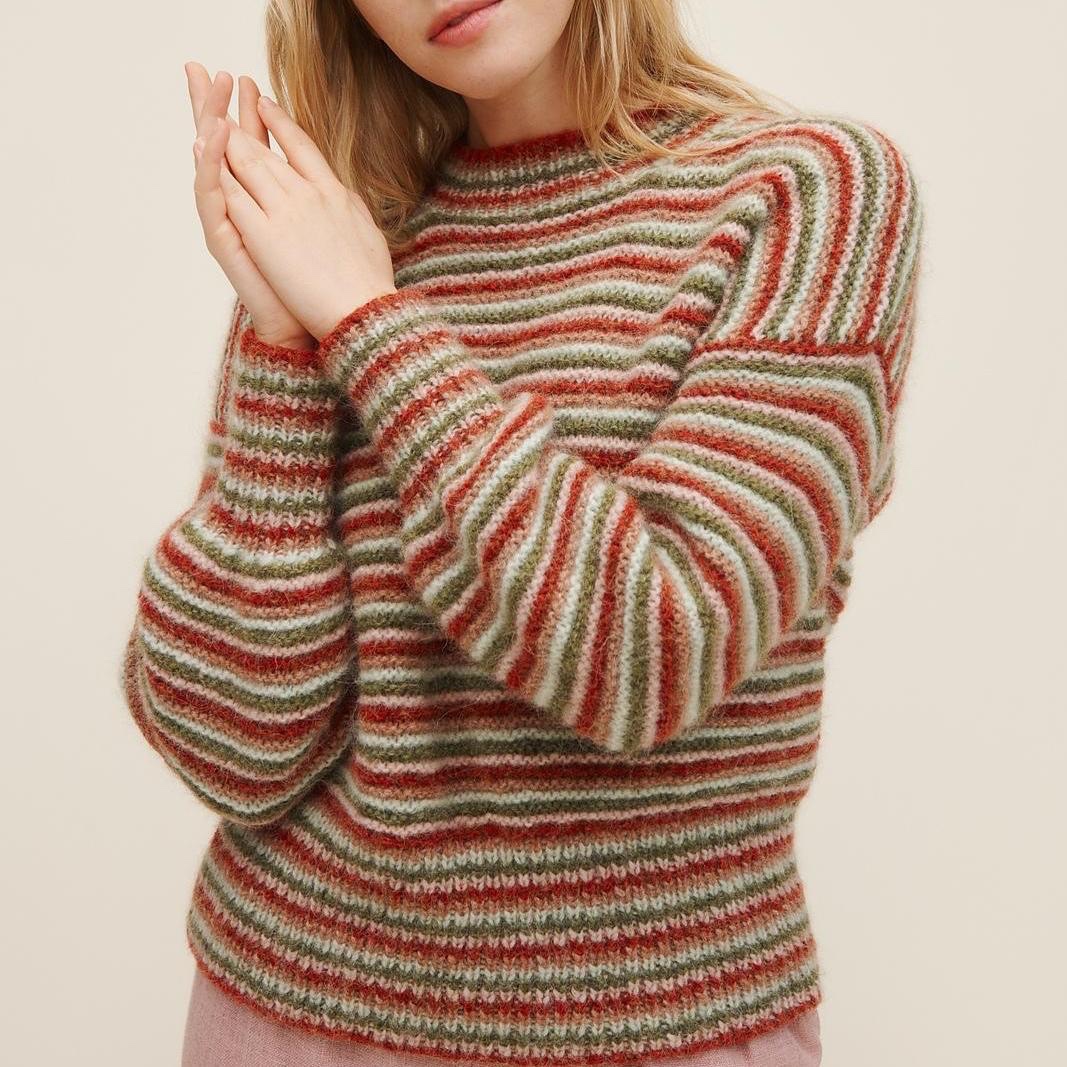 Свитер в полоску с воротником стойкой спицами Erika