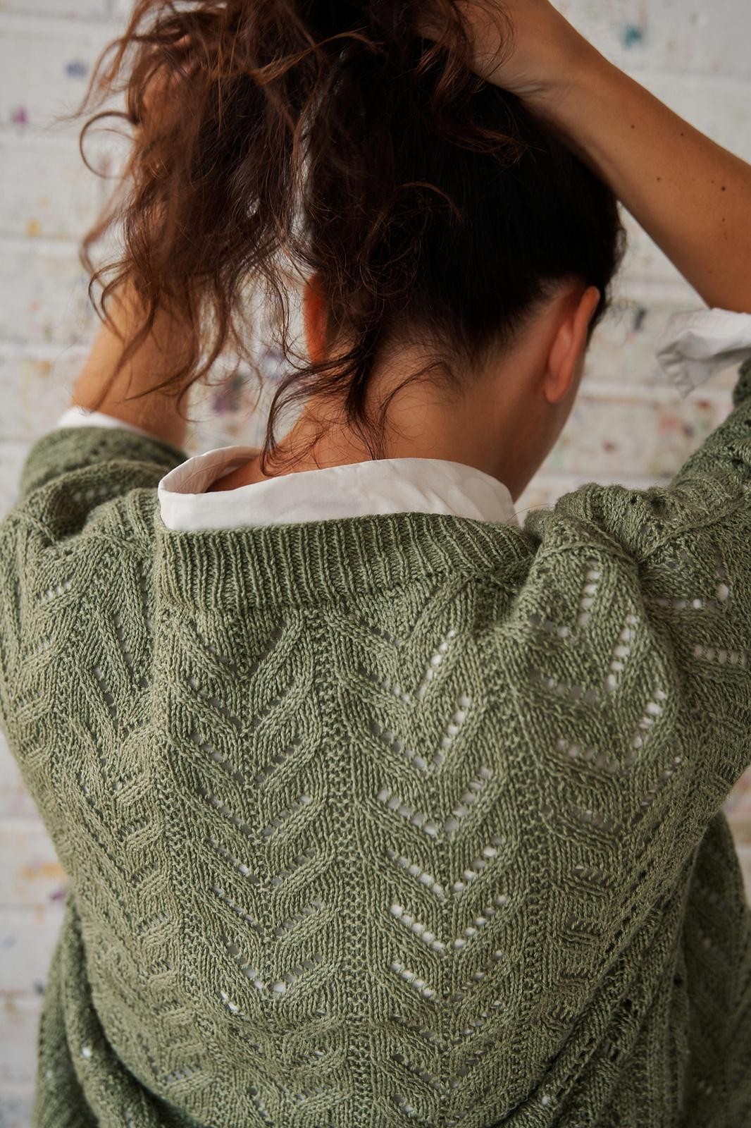 Кардиган простого кроя спицами снизу вверх