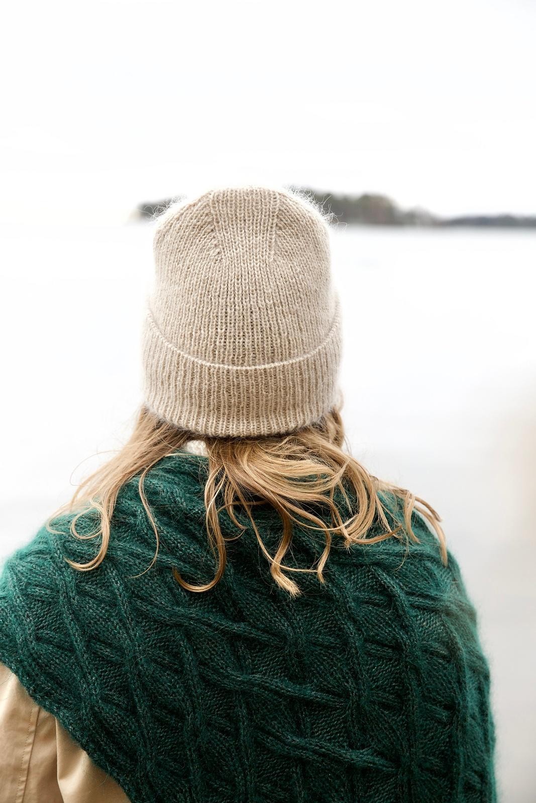 Шапка спицами резинкой