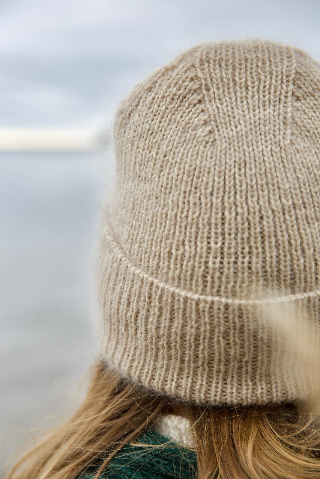 Шапка из смеси шерсти и мохера спицами